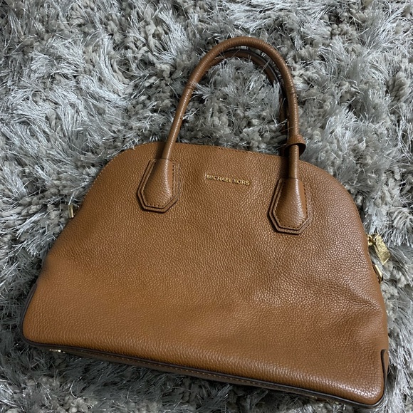 MK Leather tote purse 👜 - Picture 3 of 9